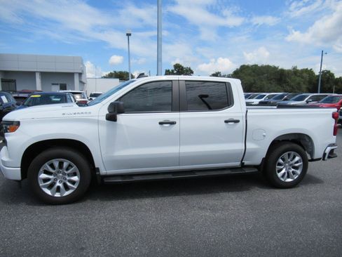 Used 2025 Chevrolet Silverado 1500 Custom RWD image 2