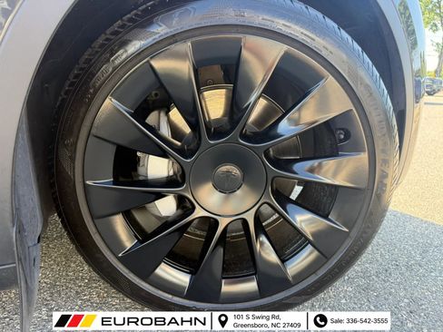 Used 2024 Tesla Model Y Long Range AWD/4WD image 30