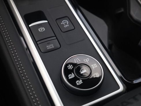 New 2026 Nissan Pathfinder Platinum AWD/4WD image 19