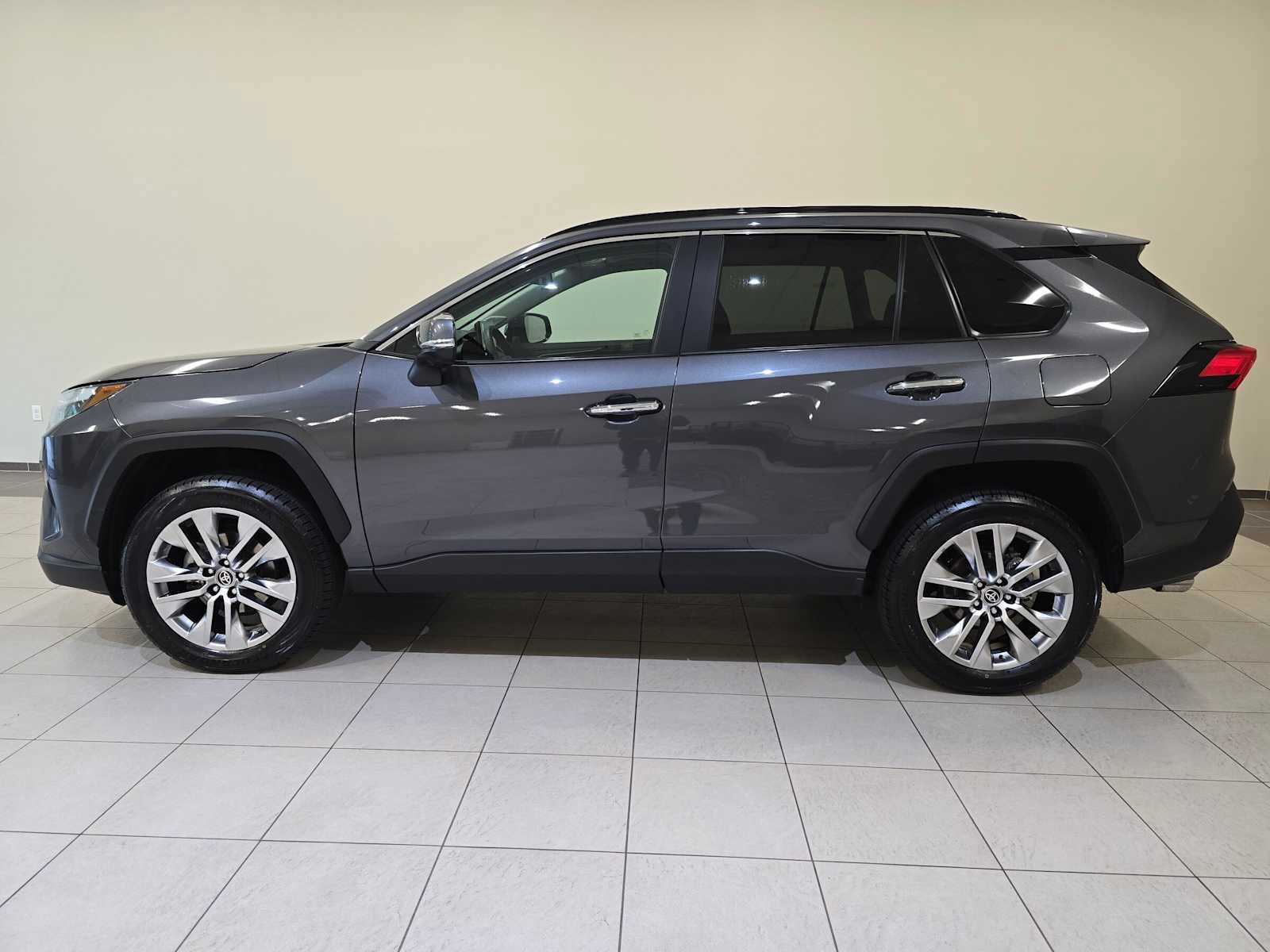 Certified 2023 Toyota RAV4 Limited AWD/4WD image 3