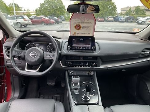 Used 2023 Nissan Rogue SV w/ SV Premium B Package AWD/4WD image 12