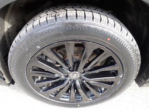 Certified 2023 Toyota Highlander XSE image 12