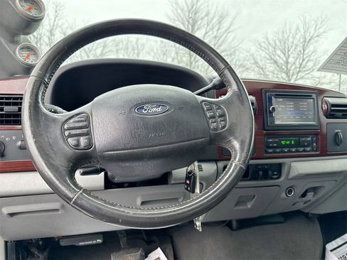 Used 2005 Ford F250 Lariat image 19