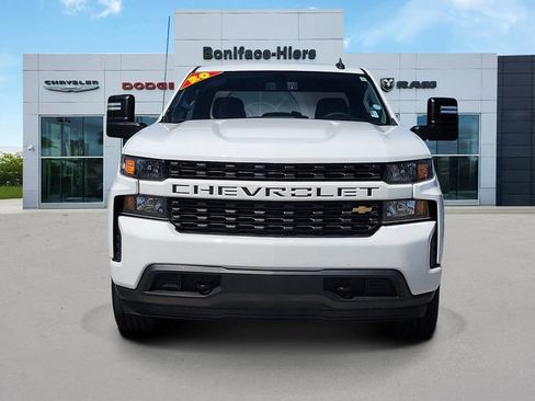 Used 2020 Chevrolet Silverado 1500 Custom w/ Custom Max Trailering Package AWD/4WD image 2