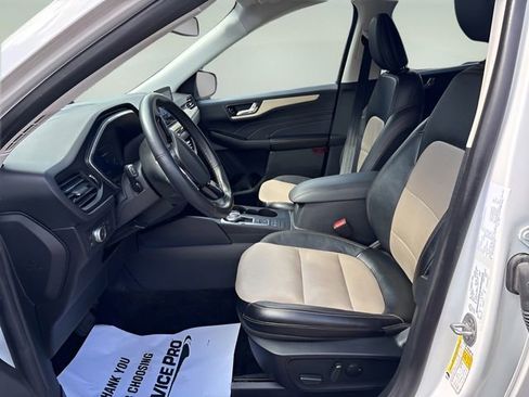Used 2021 Ford Escape Titanium w/ Titanium Elite Package AWD/4WD image 13
