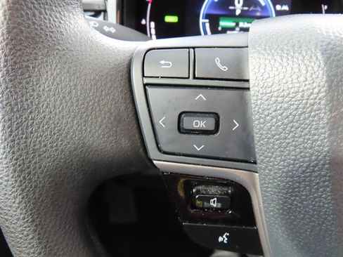 Used 2025 Toyota Camry LE w/ Convenience Package FWD image 19