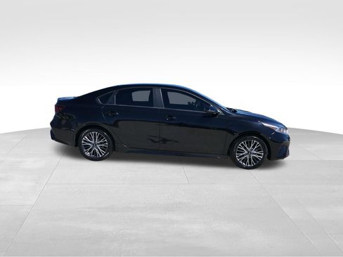 Used 2023 Kia Forte GT-Line w/ GT-Line Premium Package image 2