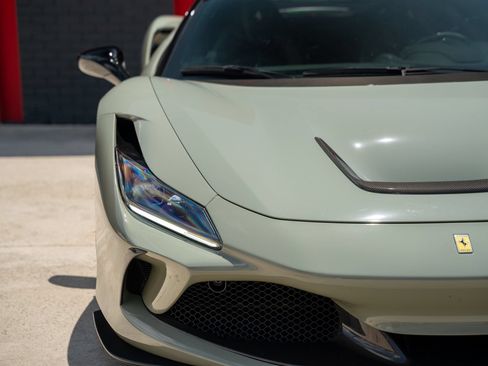 Used 2020 Ferrari F8 Tributo RWD image 11