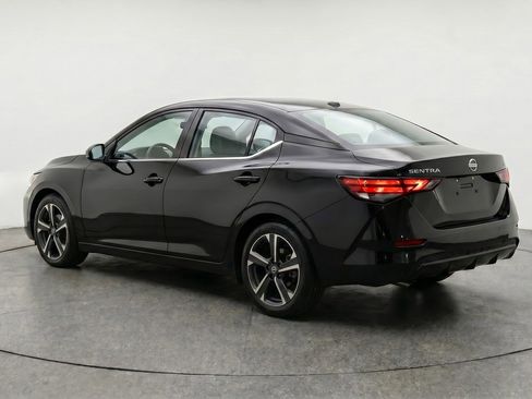 Used 2025 Nissan Sentra SV FWD image 5