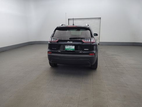 Used 2021 Jeep Cherokee Latitude Plus AWD/4WD image 7