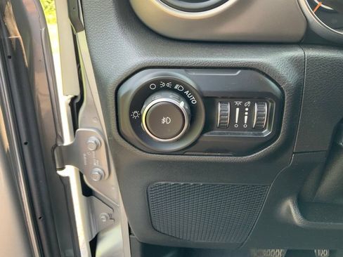 Used 2020 Jeep Wrangler Unlimited Sport AWD/4WD image 16