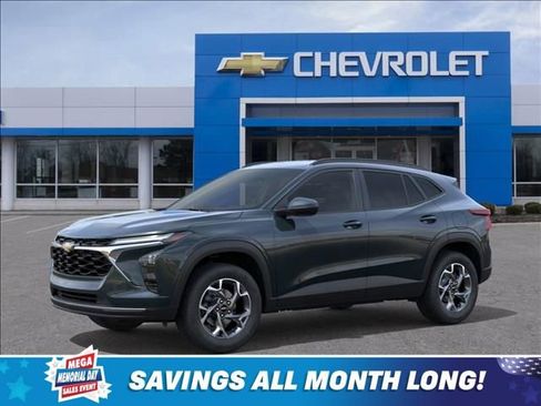 New 2026 Chevrolet Trax LT w/ Driver Confidence Package FWD image 2