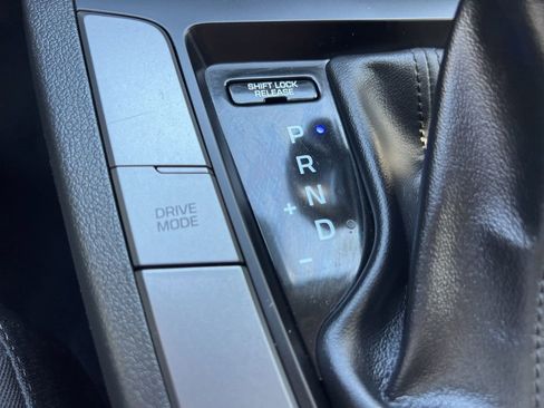 Used 2018 Hyundai Elantra SEL image 25