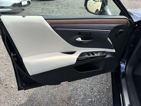 Used 2025 Lexus ES 350 Premium image 13