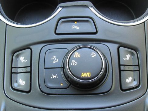 Used 2023 GMC Terrain SLT w/ Tech Package AWD/4WD image 31
