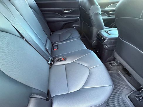 Certified 2024 Toyota Grand Highlander XLE image 33