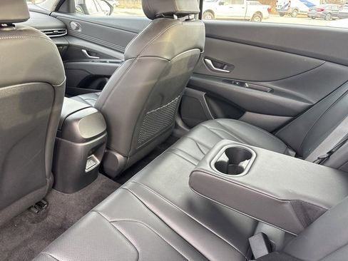 Used 2025 Hyundai Elantra Limited image 26