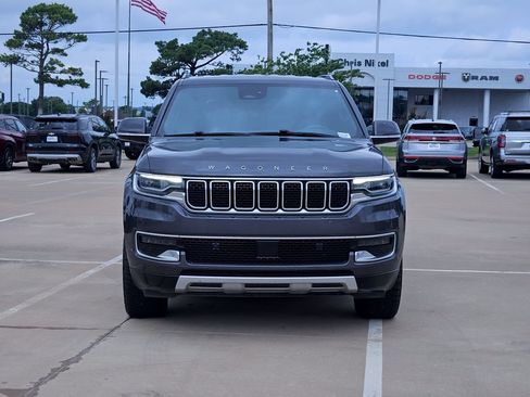 Used 2022 Jeep Wagoneer Series II AWD/4WD image 2