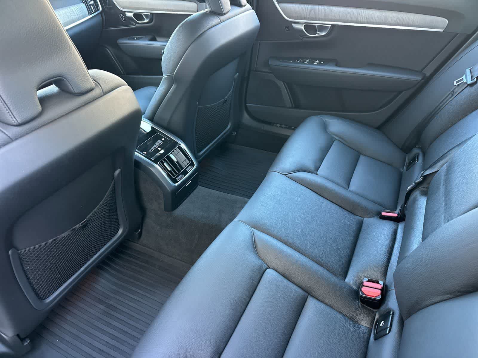 Used 2023 Volvo S90 B6 Plus w/ Protection Package Premier AWD/4WD image 4