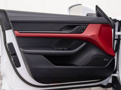 Used 2023 Porsche Taycan GTS image 12