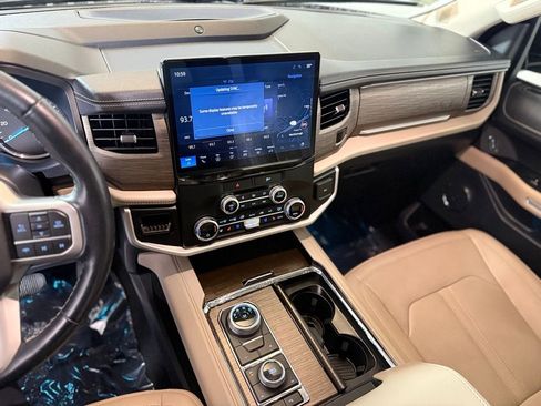 Used 2023 Ford Expedition Limited image 15