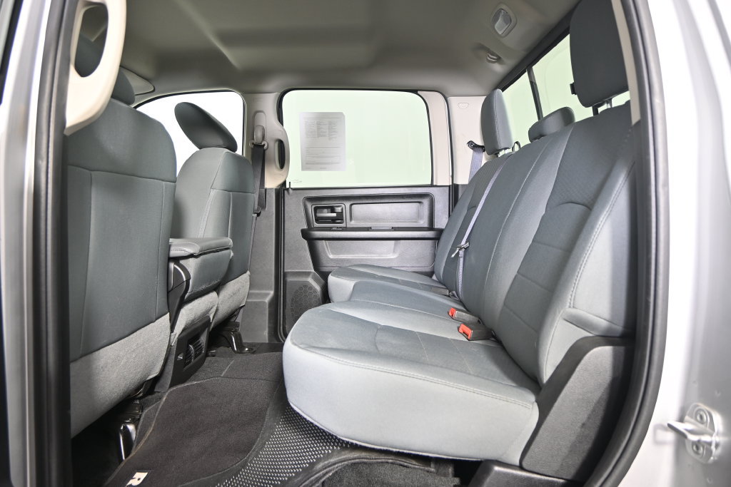 Used 2014 RAM 3500 Tradesman w/ Chrome Appearance Group AWD/4WD image 17