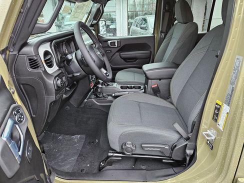 New 2026 Jeep Gladiator Willys image 13