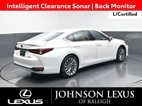 Certified 2022 Lexus ES 300h Ultra Luxury w/ Accessory Package 2 FWD image 9