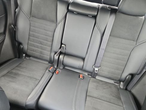 Used 2025 Mitsubishi Outlander SE AWD/4WD image 13