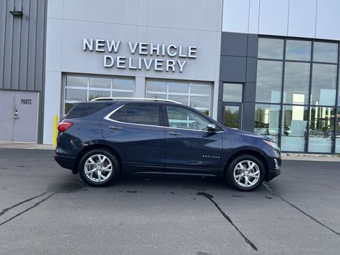 Used 2018 Chevrolet Equinox Premier AWD/4WD image 2