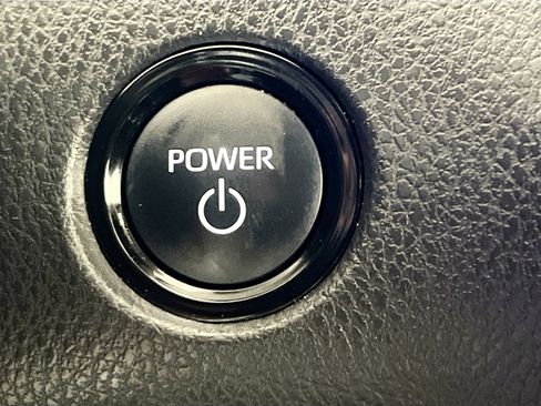 Used 2025 Toyota Camry SE image 24