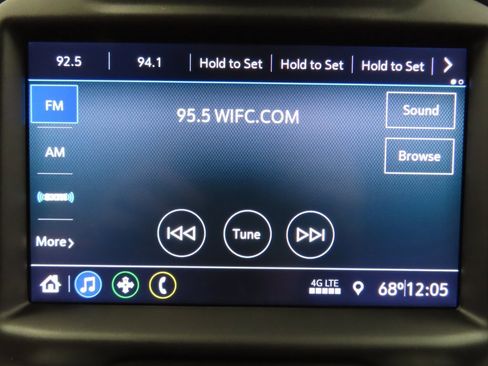 Used 2021 GMC Sierra 1500 SLE image 16