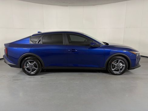 New 2026 Kia K4 FWD image 9
