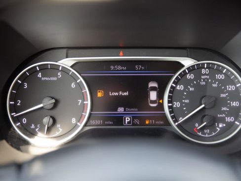 Used 2025 Nissan Sentra SV image 11