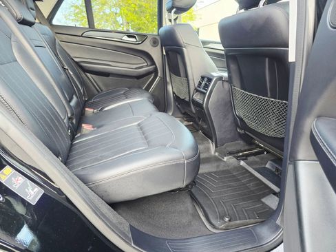 Used 2016 Mercedes-Benz GLE 350 GLE 350 Sport Utility 4D w/ Premium Package image 33