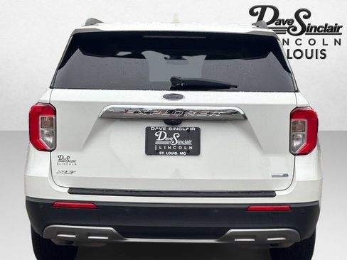 Used 2020 Ford Explorer XLT w/ Equipment Group 202A AWD/4WD image 4