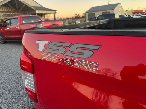 Used 2015 Toyota Tundra SR5 image 12