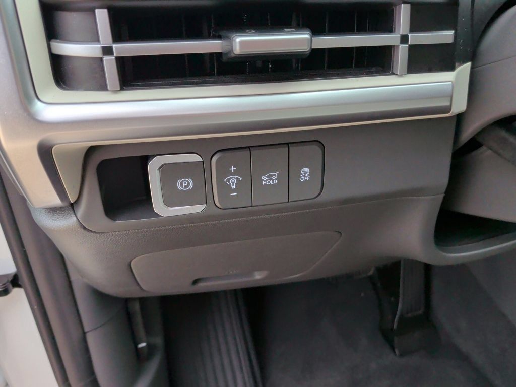 Used 2026 Hyundai Santa Fe SEL FWD image 13