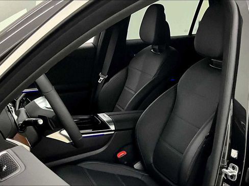 New 2025 Mercedes-Benz GLC 300 image 9