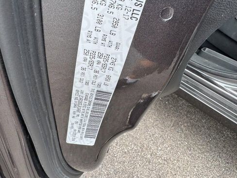 Used 2018 Dodge Grand Caravan SE FWD image 23