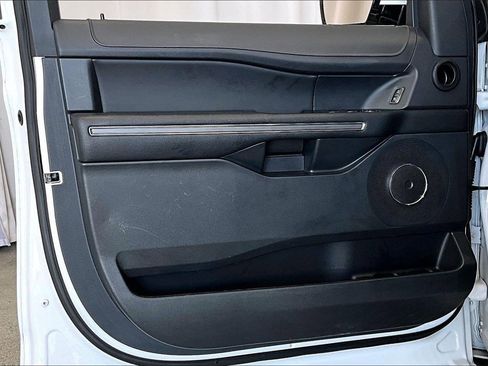 Certified 2023 Ford Expedition XLT image 25