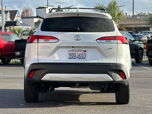 Used 2022 Toyota Corolla Cross LE image 4