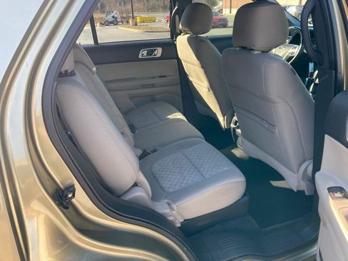 Used 2013 Ford Explorer XLT image 17