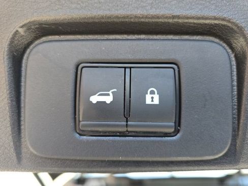 Used 2024 Nissan Rogue SV AWD/4WD image 11