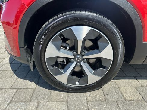 Used 2025 Volvo XC40 B5 Plus AWD/4WD image 5