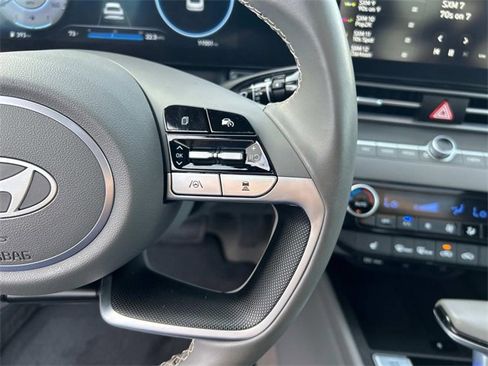 Certified 2025 Hyundai Elantra SEL image 27