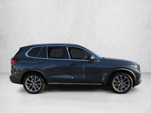 Used 2021 BMW X5 xDrive40i w/ Premium Package image 4
