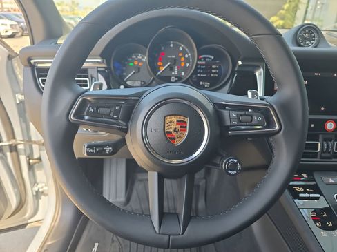 New 2026 Porsche Macan image 19