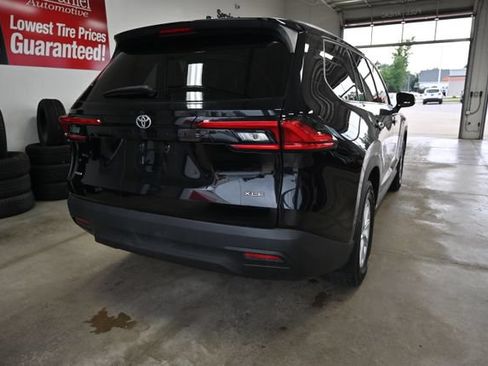 Used 2024 Toyota Grand Highlander AWD image 6