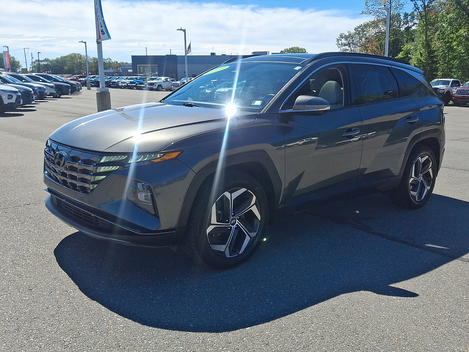 Used 2023 Hyundai Tucson Limited w/ Cargo Package AWD/4WD image 3